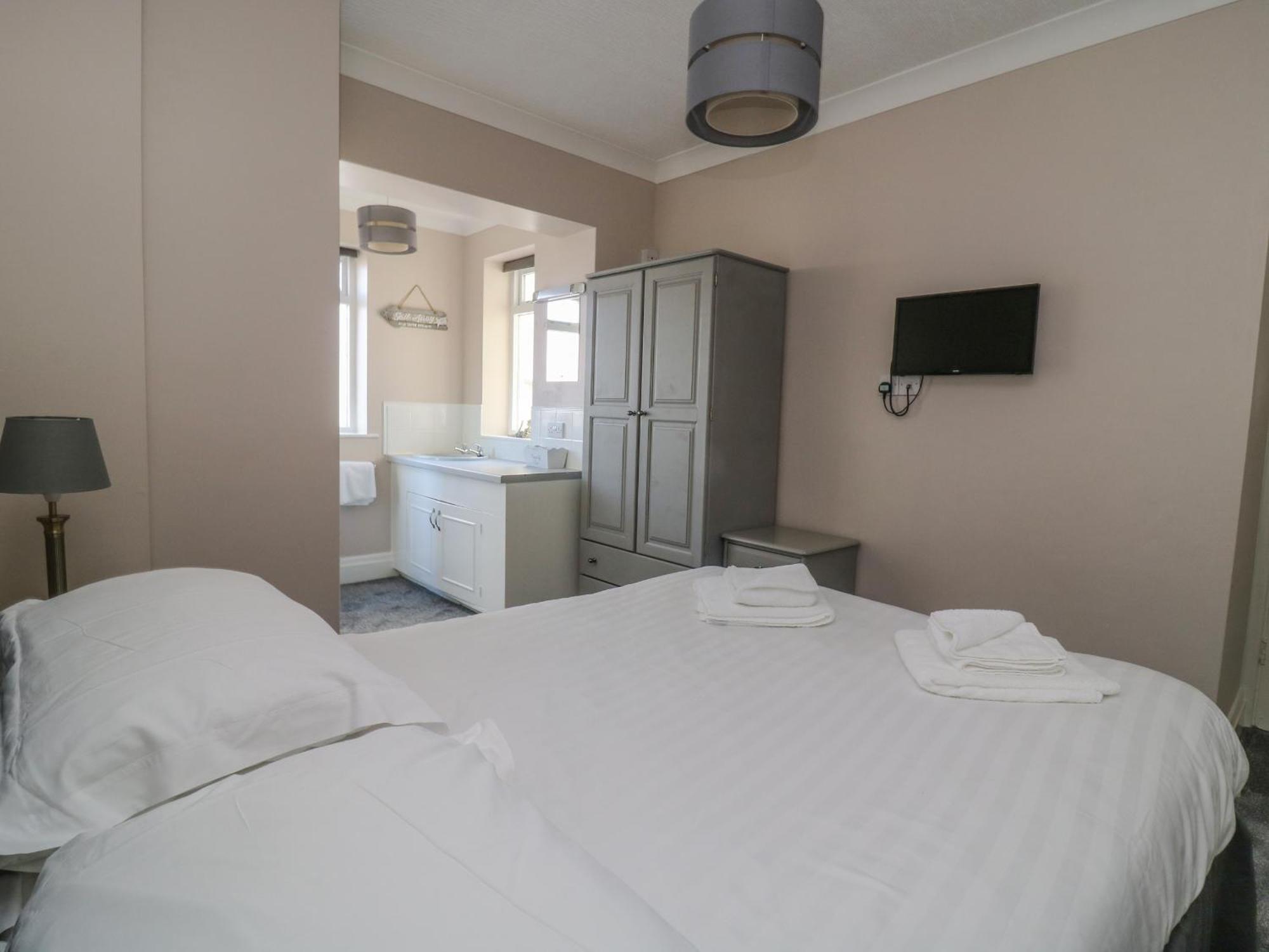 North Beach Lodge Scarborough Bagian luar foto