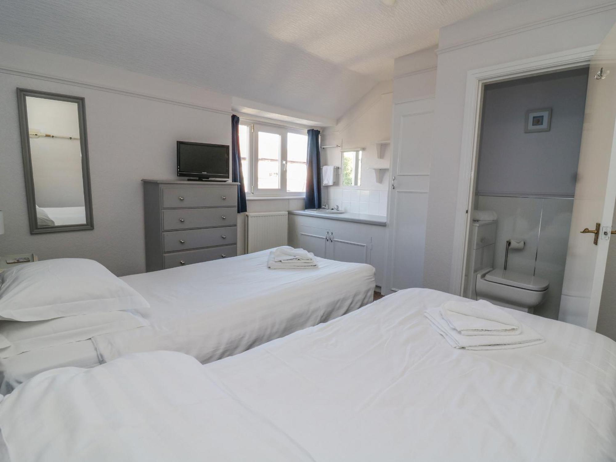 North Beach Lodge Scarborough Bagian luar foto