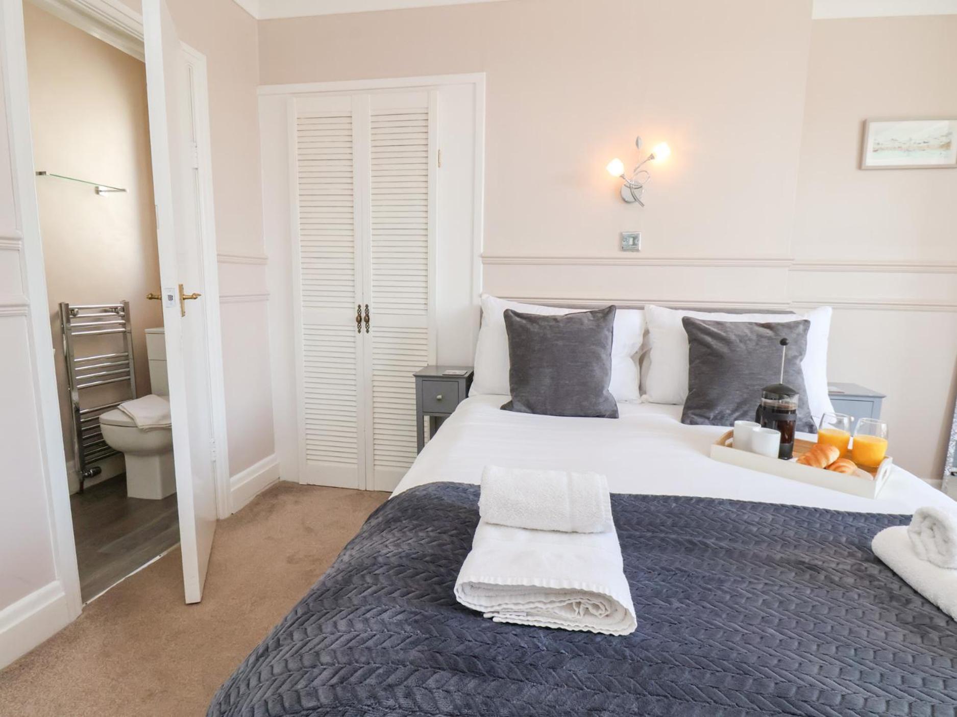 North Beach Lodge Scarborough Bagian luar foto